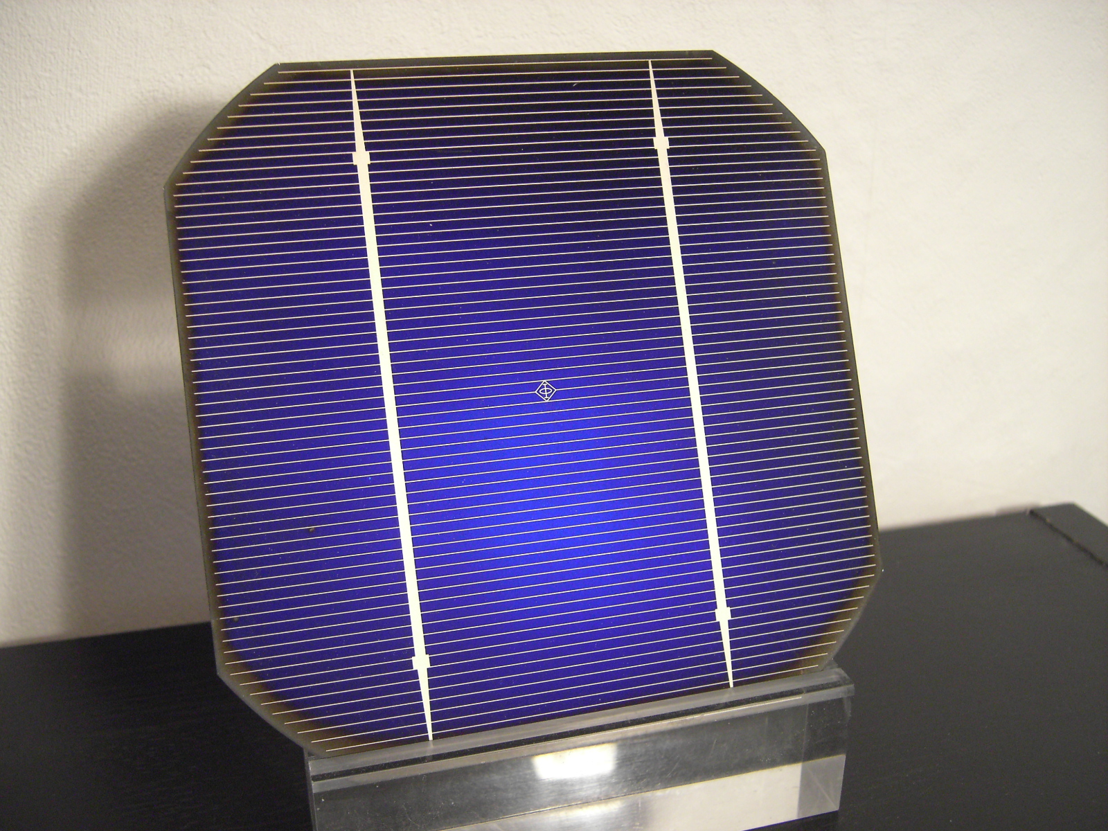 Solar Panel Efficiency Ratings Explained: What 21%, 23%, and 25% Really Mean